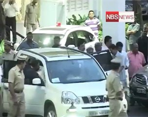 8 ministers loyal to Yeddyurappa resign in Karnataka.mp4