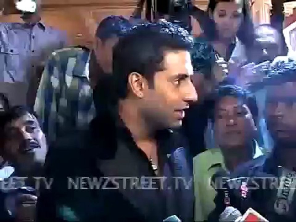 Abhishek Jaya & Kangana at Giant Awards.mp4