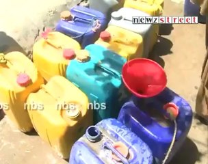 Afghan struggles for drinking water.mp4