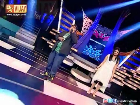 Akhilesh sings Thanga Thamarai from Minsara Kanavu