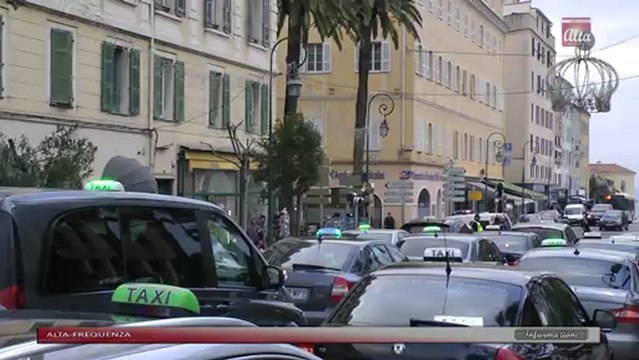 Opération escargot des artisans taxis à Ajaccio