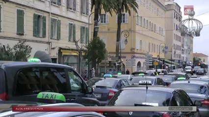 Opération escargot des artisans taxis à Ajaccio 
