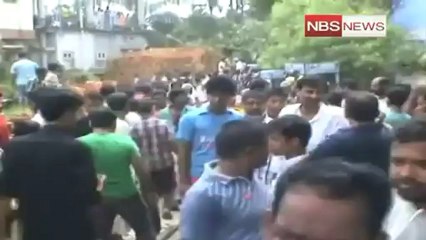 Army stages flag march in riot hit areas of Assam.mp4
