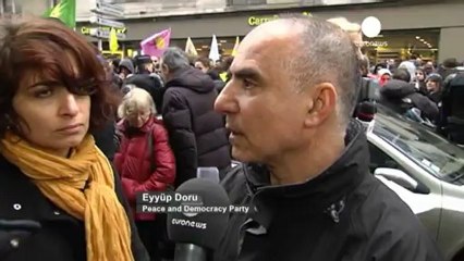 Conmoción en la comunidad kurda tras el asesinato en...