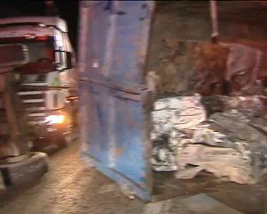 Πλάνα από την εκτροπή νταλίκας στον Σκαμνό