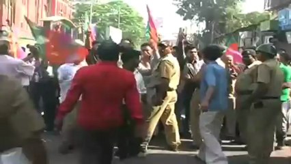 Bandh takes violent turn  TMC BJP clash in WB.mp4