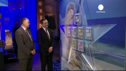 ECB keeps rates unchanged, sees recovery later in 2013