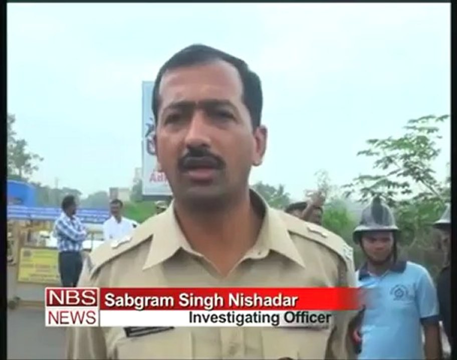 Four injured in chemical explosion in Mumbai.mp4