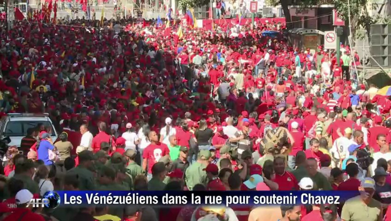 Les Vénézuéliens dans la rue pour soutenir Chavez