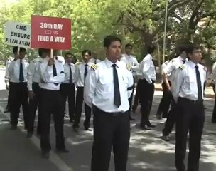 Govt empowers Air India to sack 300 pilots on strike.mp4