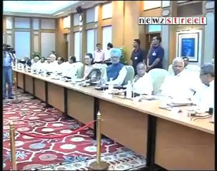 Govt relents, ready for talks with Team Anna.mp4