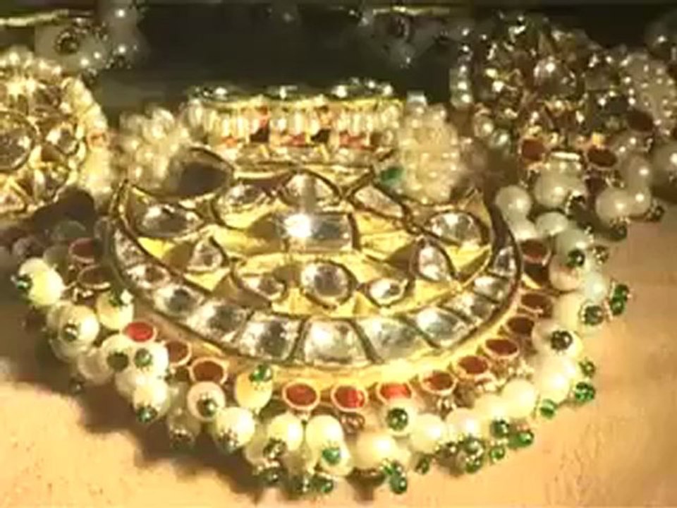 Isha Koppikar, Laila Khan Rajpal, Mahi Gill at Retail Jeweller India Awards jury.mp4