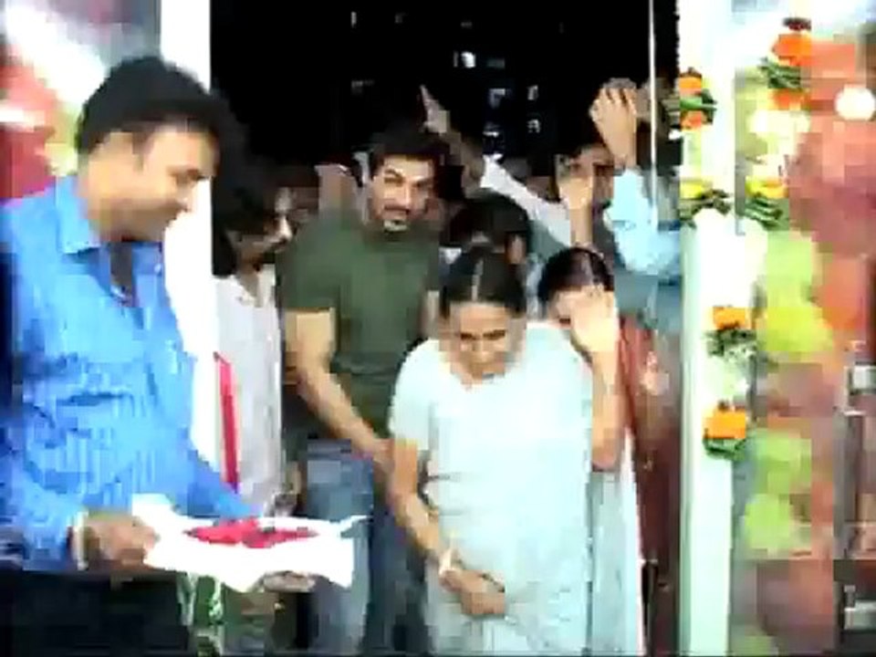John Abraham At Restorent Launch ChaatKeThaat.mp4