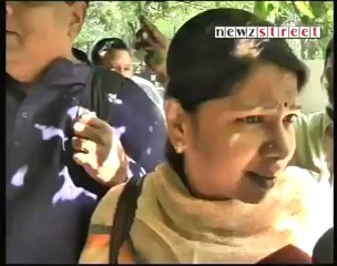 Kanimozhi threatens to drag PM and Chidambaram.mp4