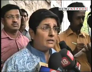 Kiran Bedi accuses Agnivesh of betrayal.mp4