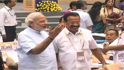 Modi gets a taste of his medicine, RTI on his Japan trip pending since 2007.mp4