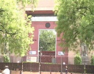 RBI keeps repo rate, cash reserve ratio unchanged.mp4