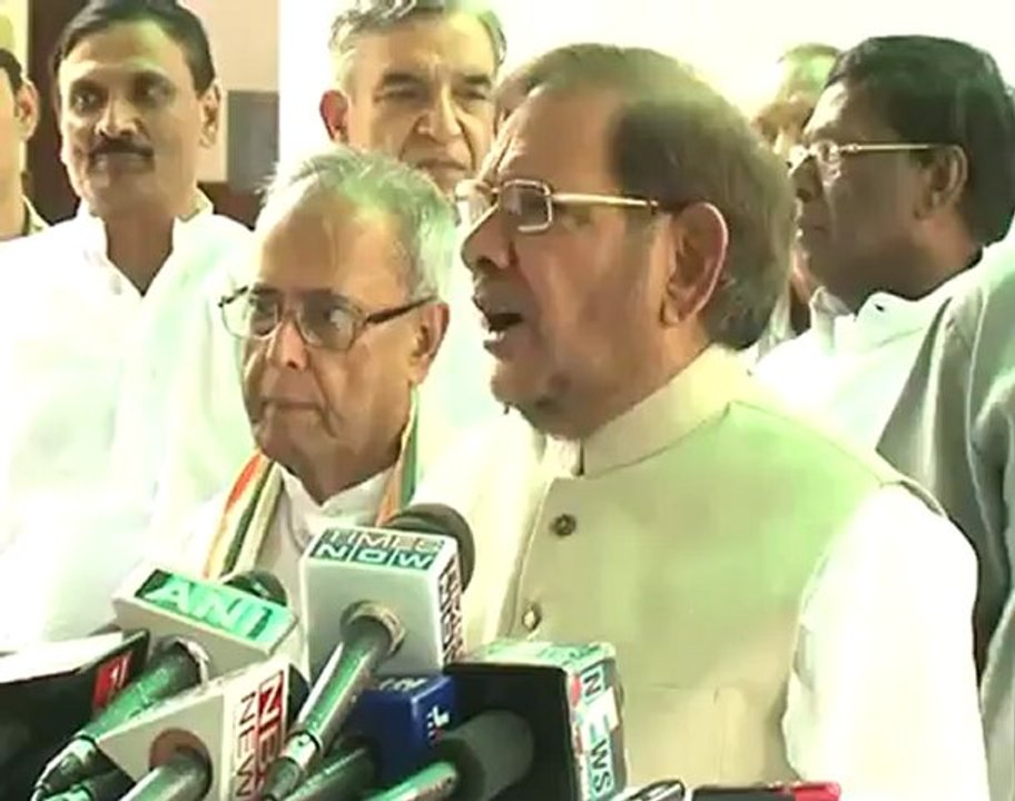 Pranab meets Sharad Yadav, thanks for support.mp4