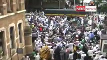 Protests against Assam violence turns violent in Mumbai.mp4