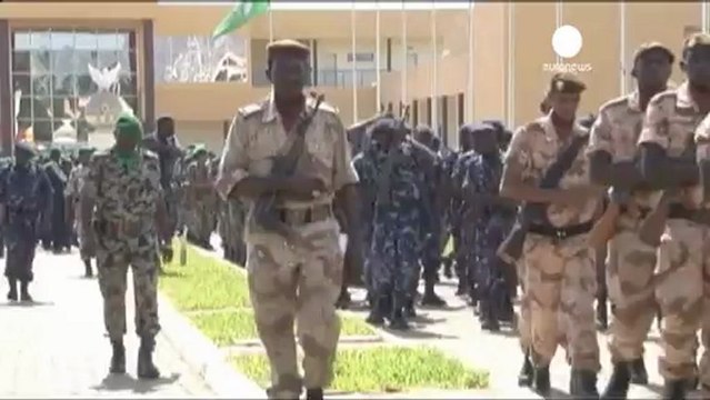 Il Mali chiede l'aiuto della Francia contro i gruppi...