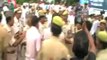 Sonia's visit  Anna supporters, Congress workers clash.mp4