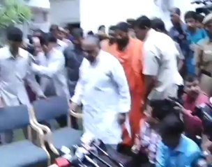 Ramdev meets Mulayam, gets support on black money.mp4