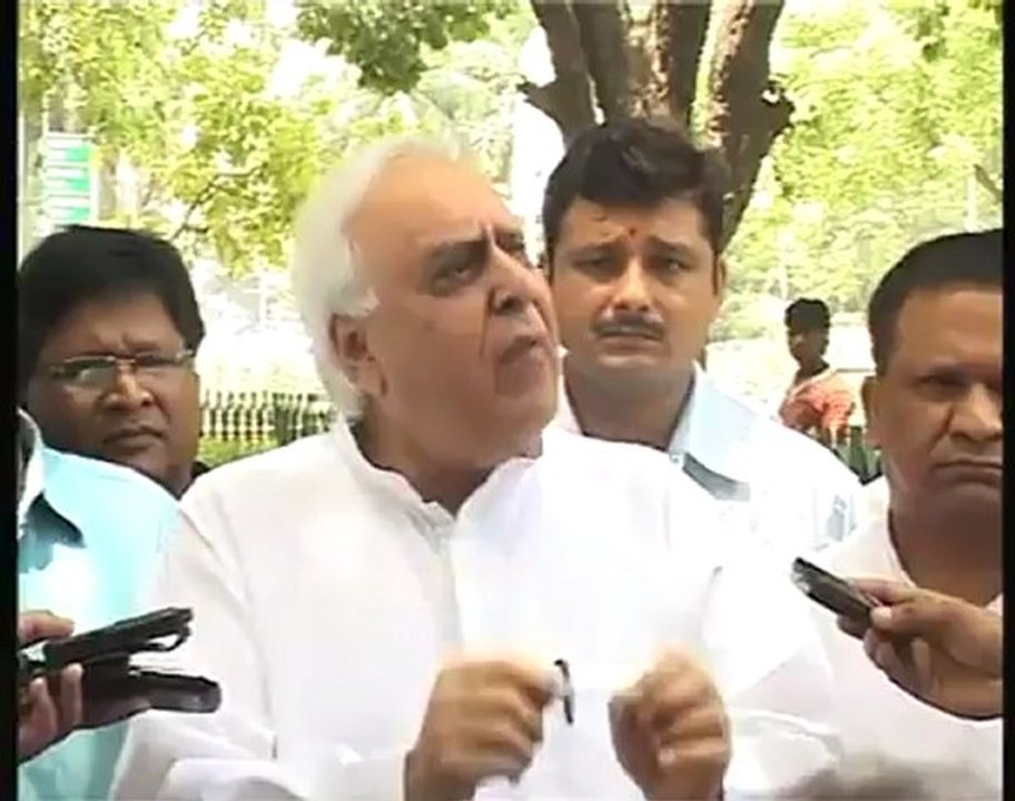 Rcom was not favoured, charges malicious  Sibal.mp4