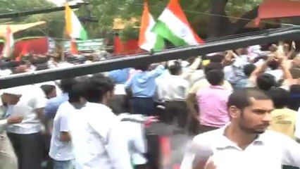 Team Anna apologises to media persons.mp4