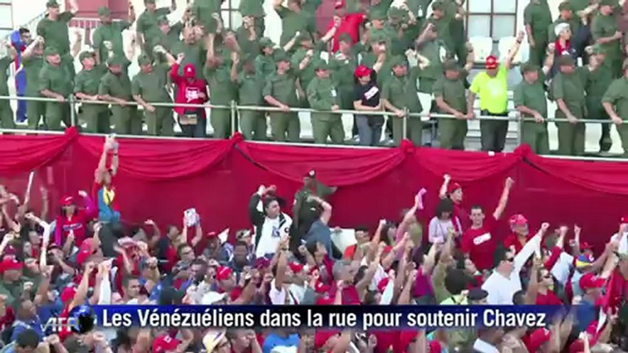 Les Vénézuéliens dans la rue pour soutenir Chavez