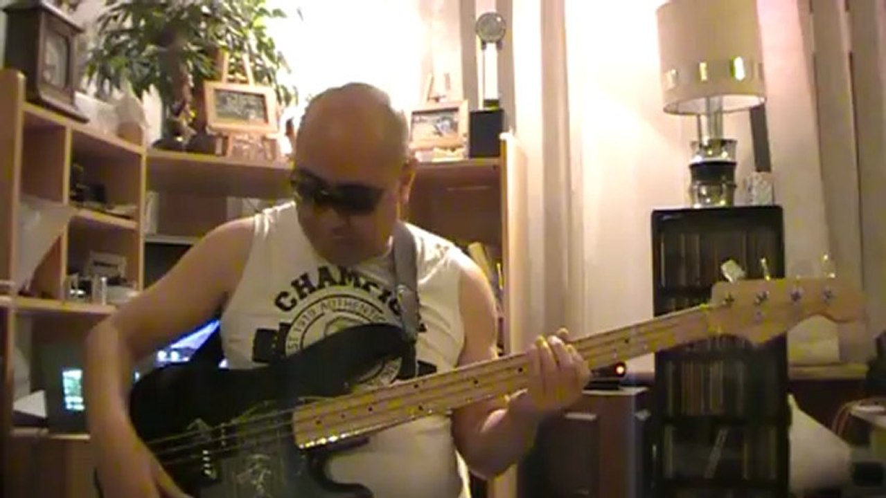 Torn Natalie Imbruglia basscover Bob Roha