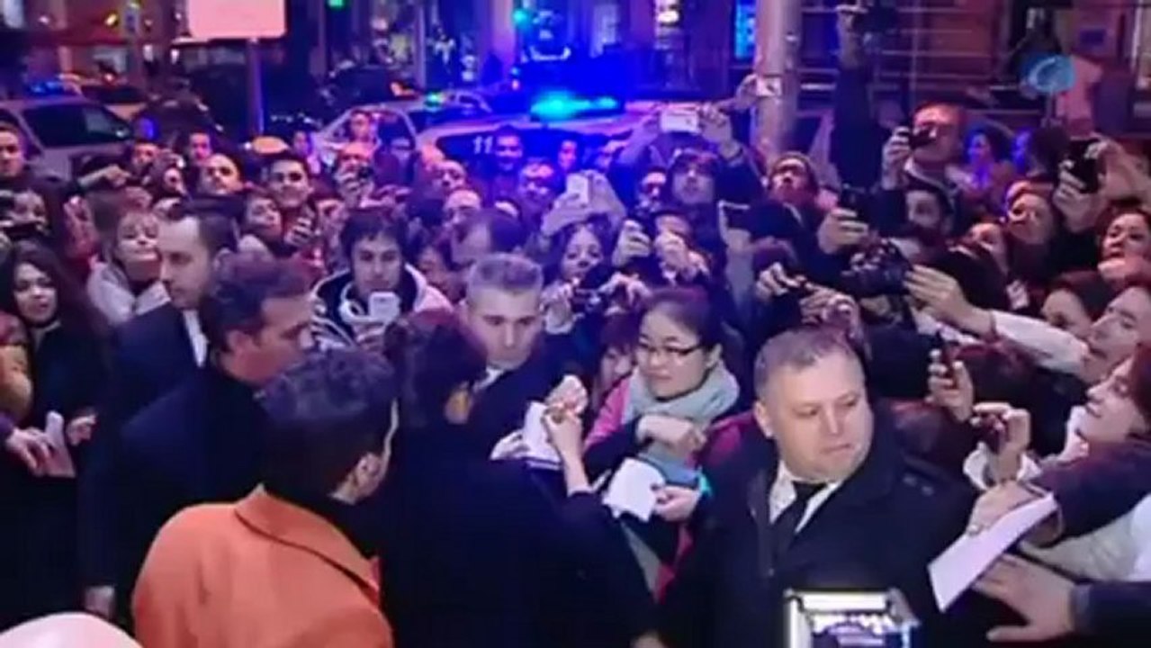 Penélope Cruz llena de flashes la Gran Vía madrileña con "Volver a nacer"