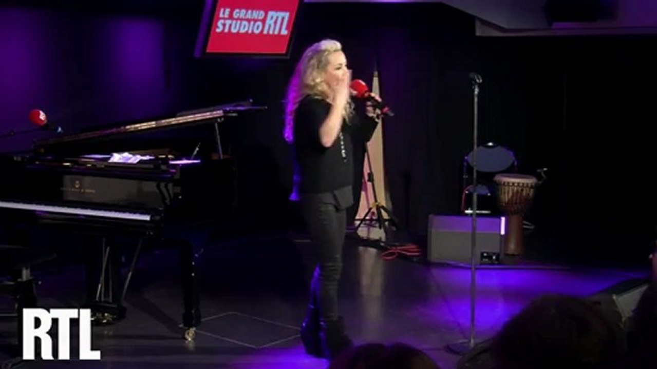 Sketch de Christelle Chollet dans le Grand Studio RTL présenté par Laurent Boyer