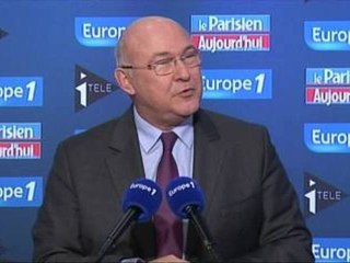 Michel Sapin se moque de la "déchéance" de Gérard Depardieu