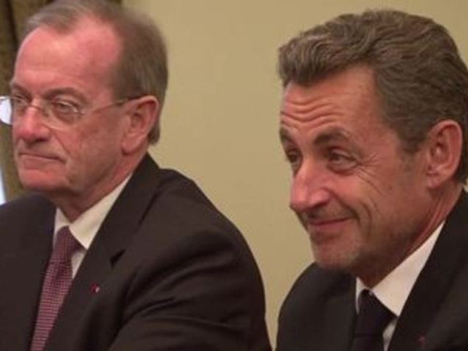 Nicolas Sarkozy rend une visite de courtoisie à Vladimir Poutine