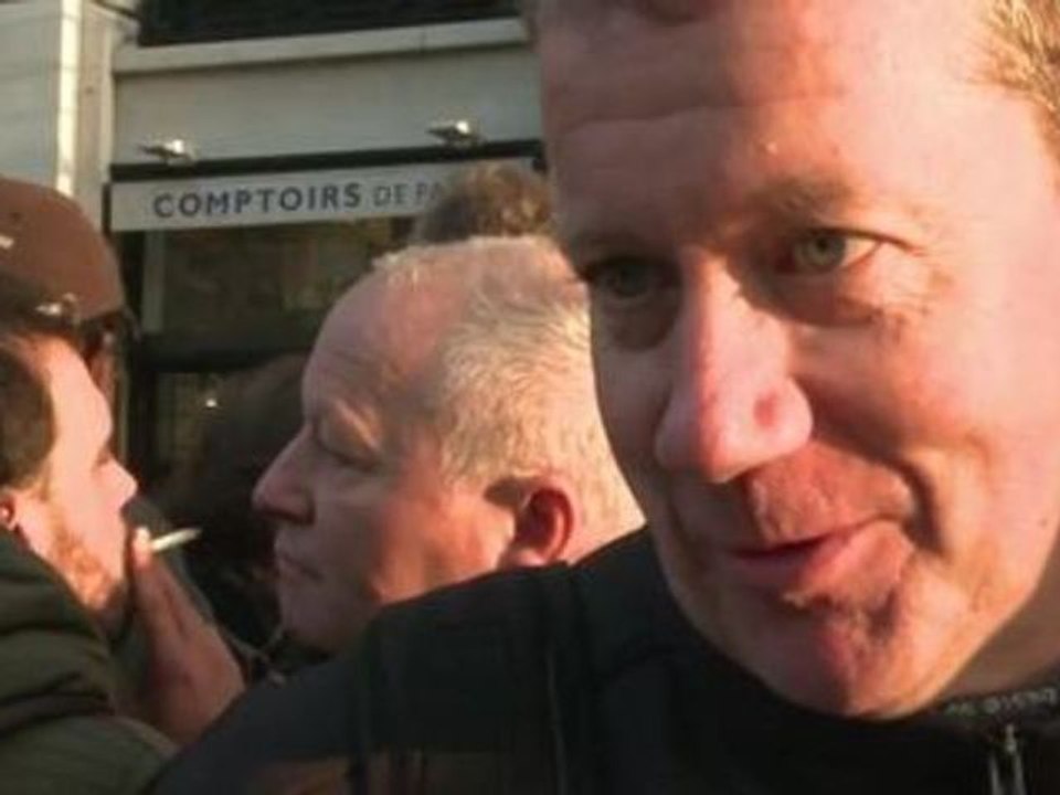 Les fans des Stones font la queue pour le concert surprise des à Paris jeudi soir