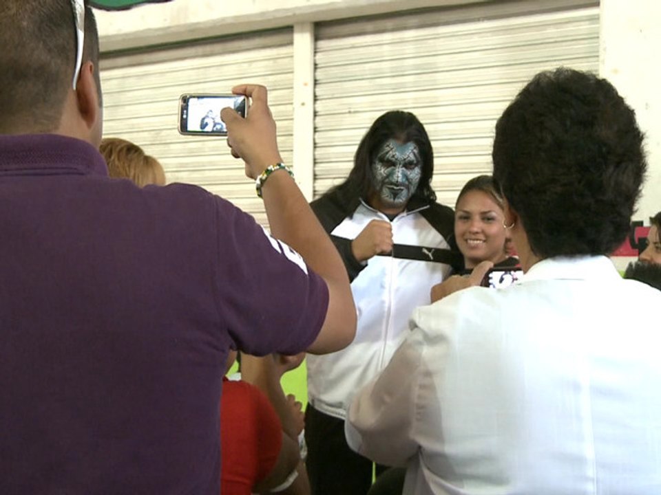 Les catcheurs mexicains luttent (aussi) contre l'obésité