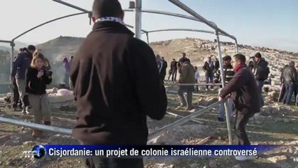 Des tentes palestiniennes contre une colonie israélienne