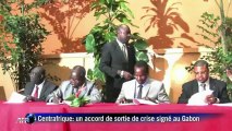 Centrafrique: un accord de sortie de crise signé à Libreville