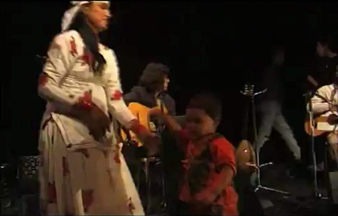 "FAMILLE NOMBREUSE / TITI ROBIN" (extrait 1)