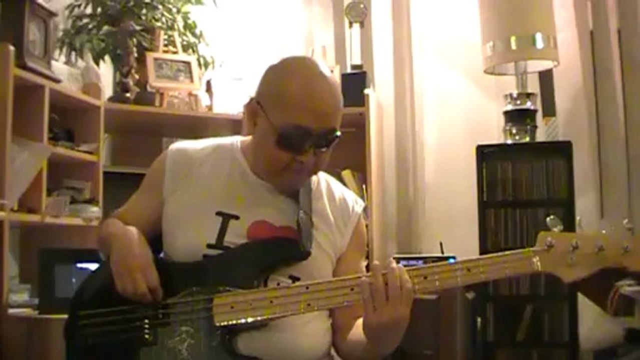 Torn Natalie Imbruglia basscover Bob Roha