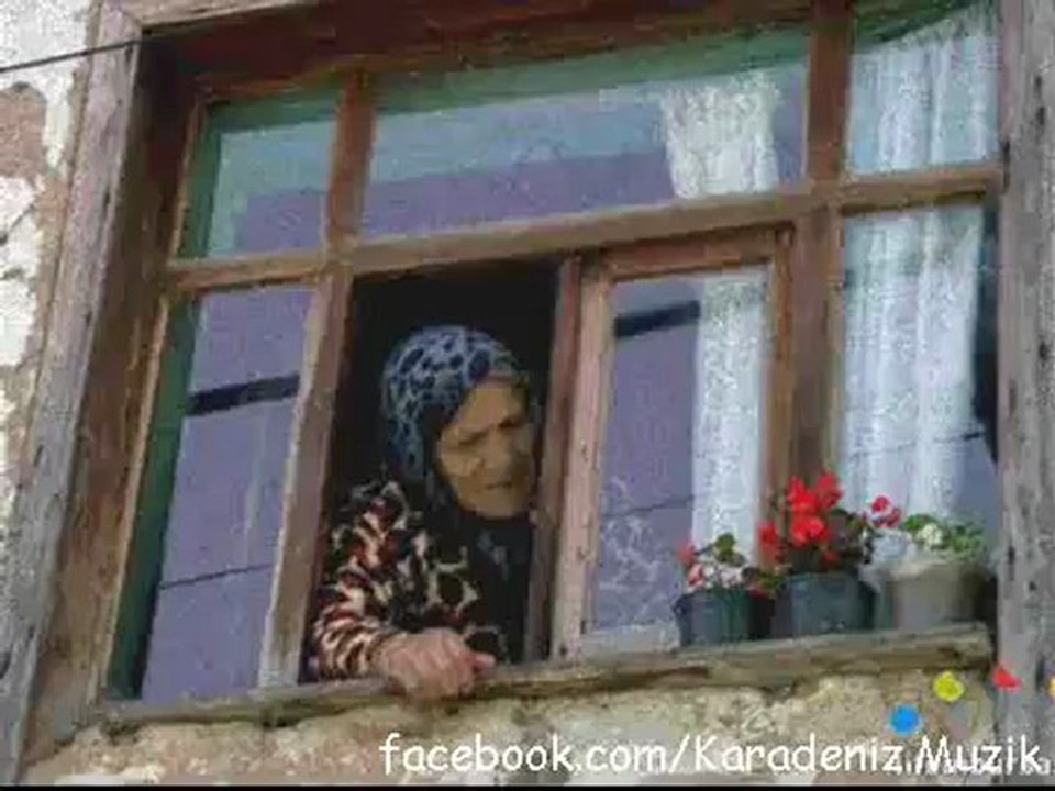 VOLKAN KONAK - PENCERESİ ÖNÜNDE