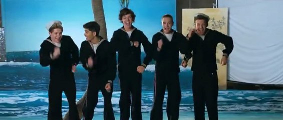 One Direction - Kiss You (Official)_2