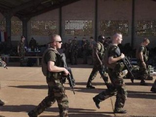 French troops pour into Mali