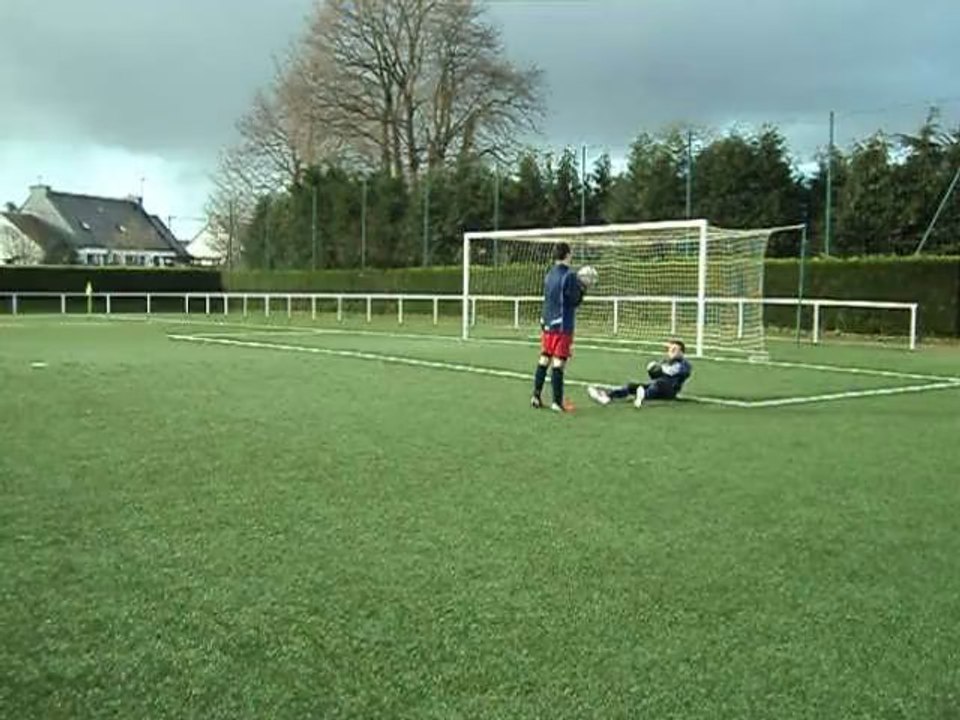 U17 contre Blavet Ria Ocean 12 janvier 2013:échauffement de Logan