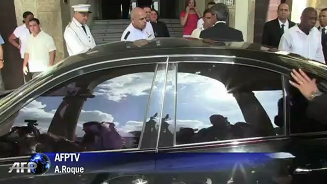 Argentine president visits ailing Chavez