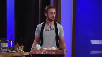 Will Ferrell et Ryan Gosling coupent un gâteau au sabre