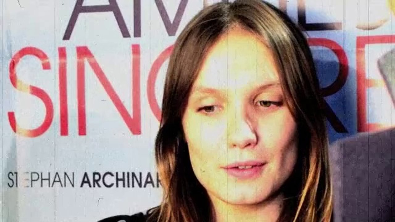 AMITIES SINCERES : Gérard LANVIN & Ana GIRARDOT à Nîmes.