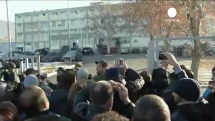 El parlamento georgiano aprueba la puesta en libertad de...