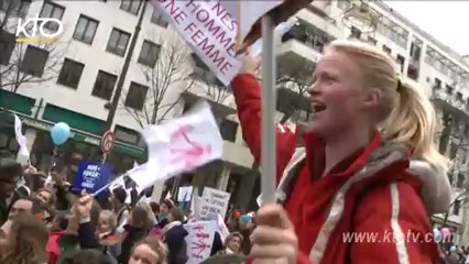 Manif pour Tous : Mgr Lebrun avec le groupe de Saint-Étienne
