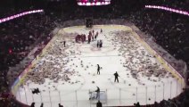 25 000 teddy bear on the ice ring* * * ***25 000 ours en peluche sur la patinoire